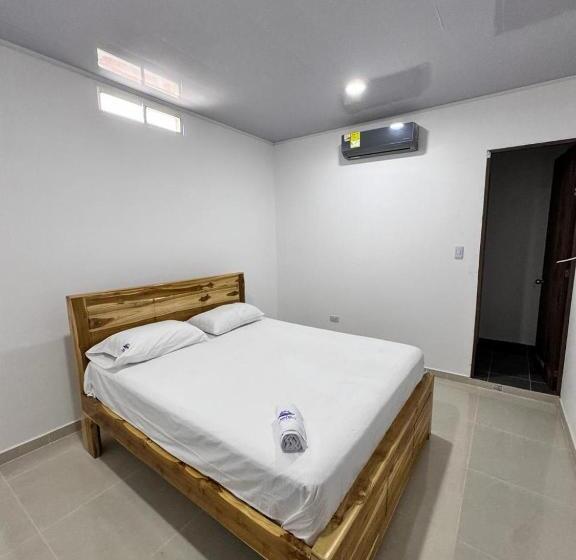 חדר סטנדרט, Almirante Rag