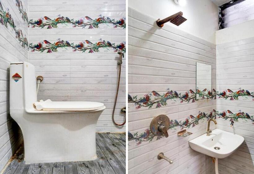 トリプルクラシックルーム, Oyo Shyam Palace Hotel And Restaurant