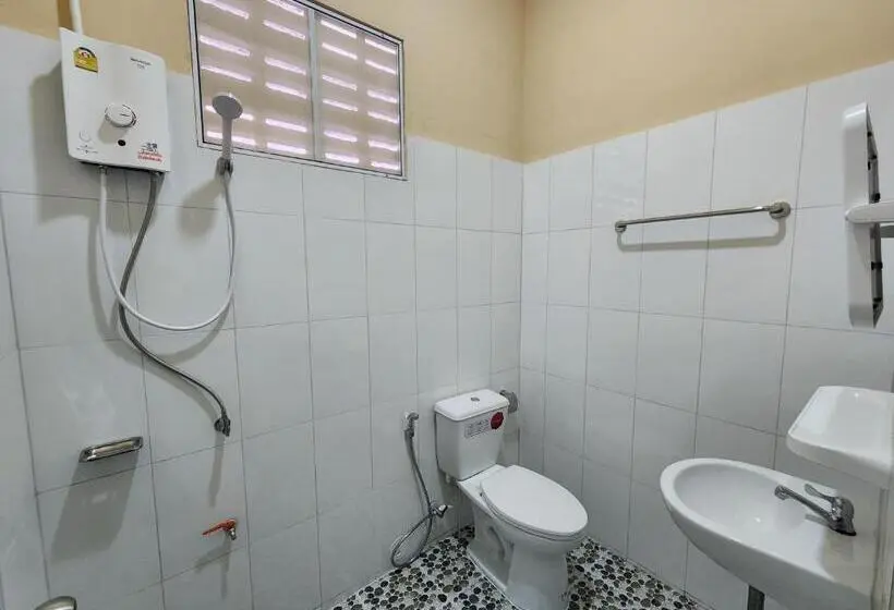 キングサイズベッドのデラックスルーム, Up To Gu Station