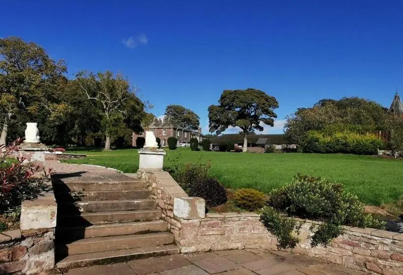 Basic-huone, Lunan House