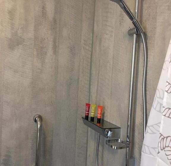 适合残疾人使用的标准间, Lunan House