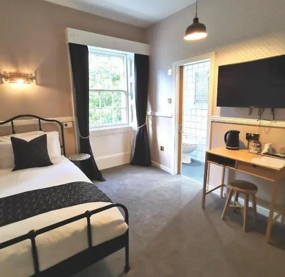 Standard Yhden Hengen Huone, Lunan House