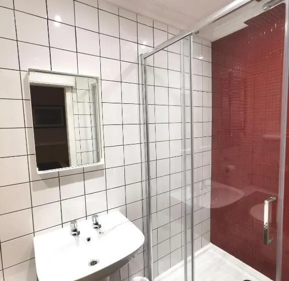 Standard Yhden Hengen Huone, Lunan House