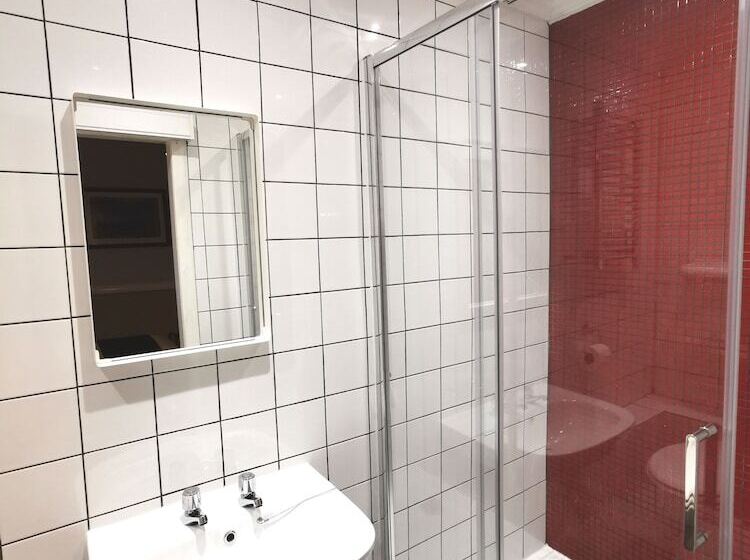 标准单人间, Lunan House