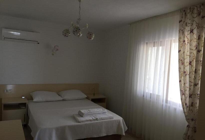 סוויטה עם מרפסת, Kaymak Tepesi Tatil Evi