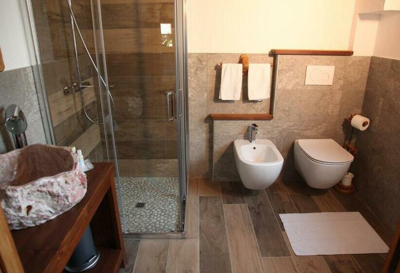 חדר משפחתי דלוקס, Mi Casa Tu Casa