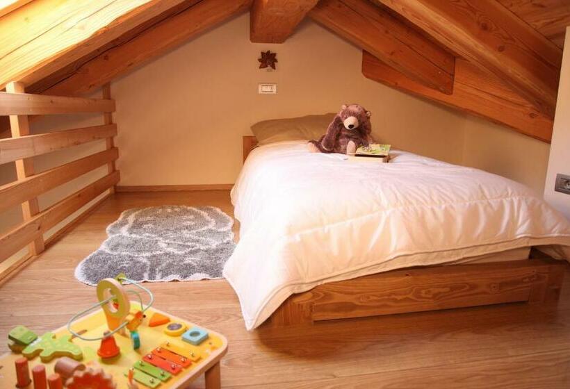 اتاق لوکس خانوادگی, Mi Casa Tu Casa