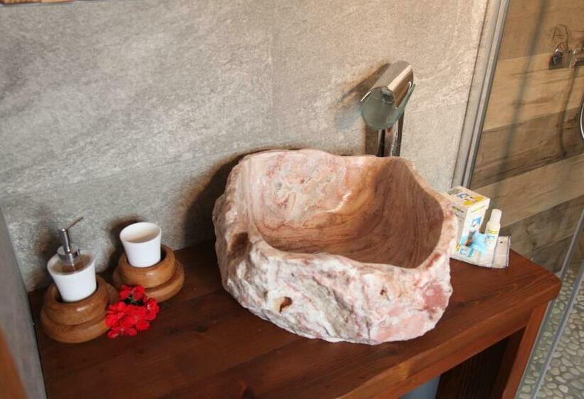 חדר משפחתי דלוקס, Mi Casa Tu Casa