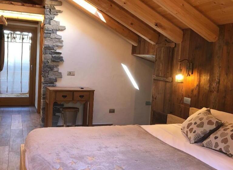 חדר דלוקס, Mi Casa Tu Casa