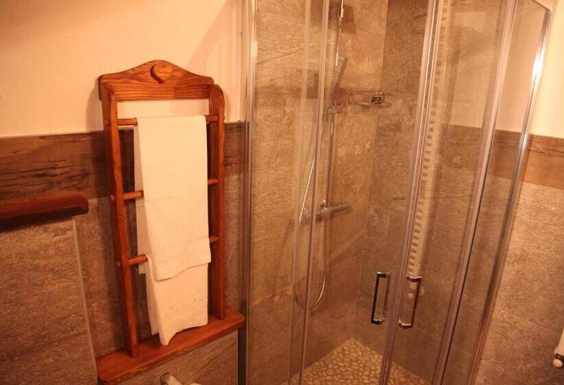 חדר סופריור, Mi Casa Tu Casa