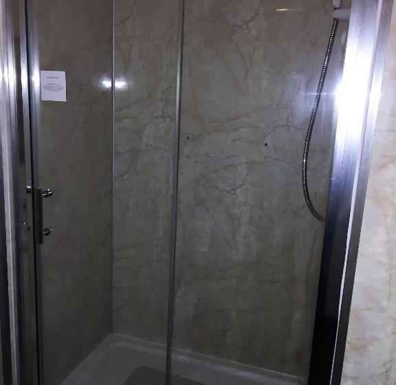 Семейный Номер Совместный Санузел, Belgrave Arms