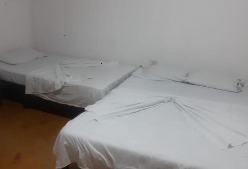 غرفة إقتصادية فردية, El Triangulo