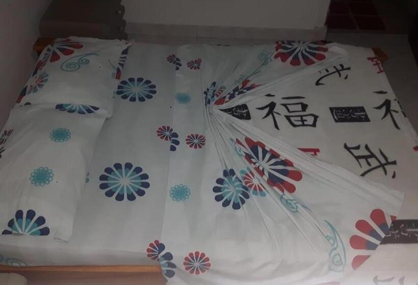 غرفة قياسية, El Triangulo