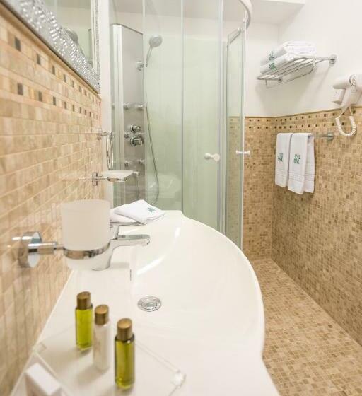 سوئیت جونیور با تخت بزرگ, Studio One Accommodation Suites