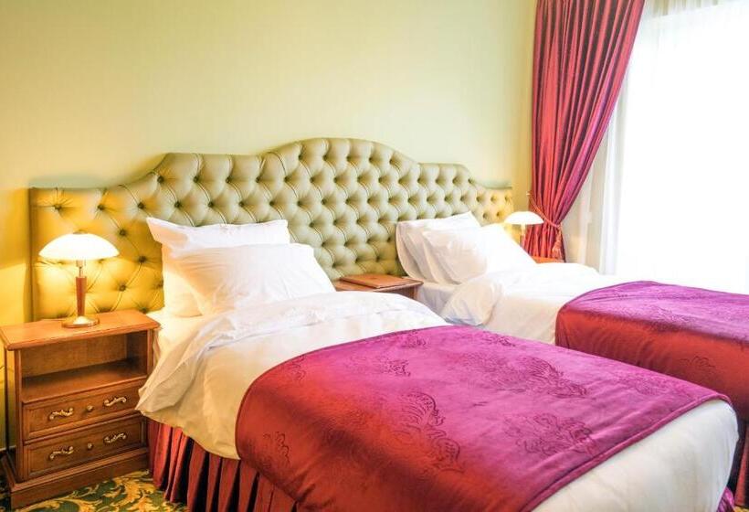 سوئیت جونیور با تخت بزرگ, Studio One Accommodation Suites