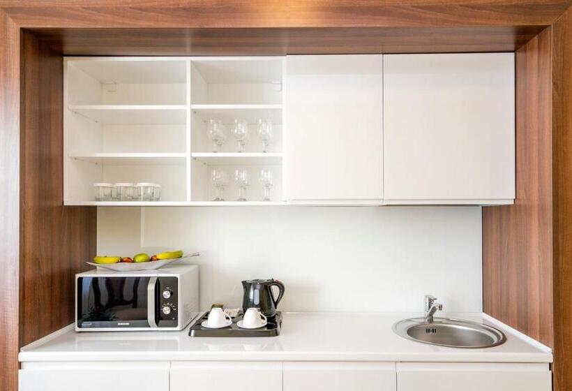 سوئیت پرزیدنت, Studio One Accommodation Suites