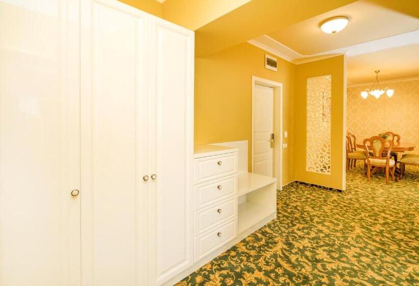 سوئیت پرزیدنت, Studio One Accommodation Suites