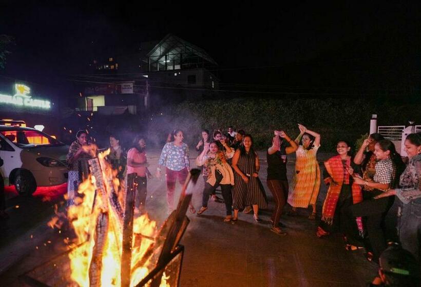 חדר דלוקס, Munnar Castle
