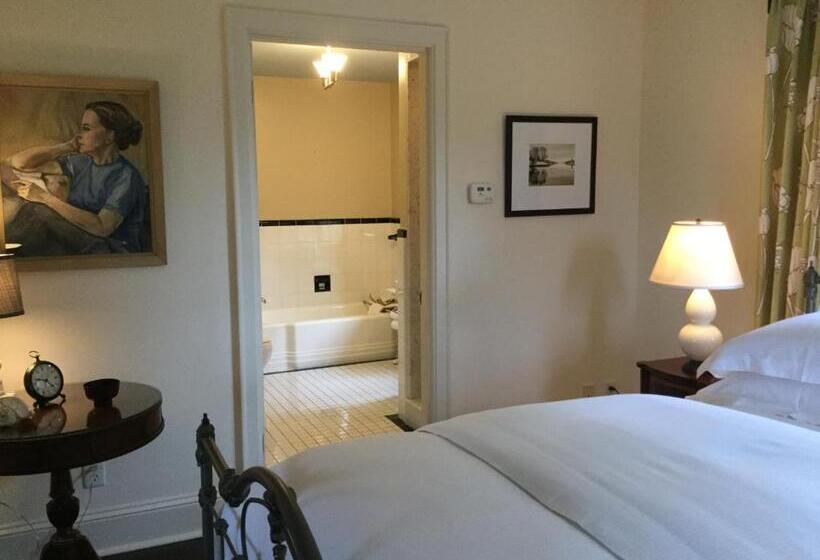 اتاق لوکس, The Pebble Bed And Breakfast