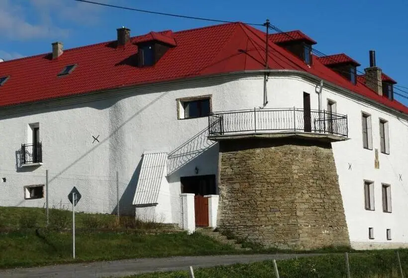 スタンダードルーム, Ubytování Na Tvrzi