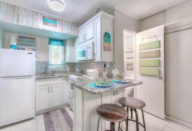 Студия Стандарт, Tropic Terrace Suite #12   Beachfront Resort