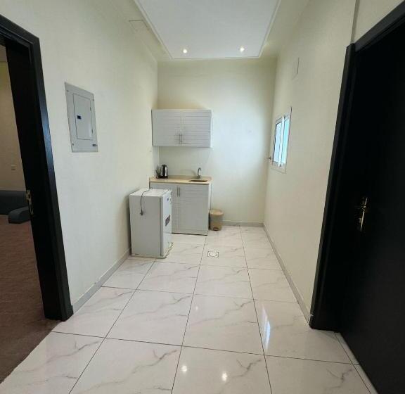 شقة غرفة واحدة, سحابة صيف للشقق المفروشة