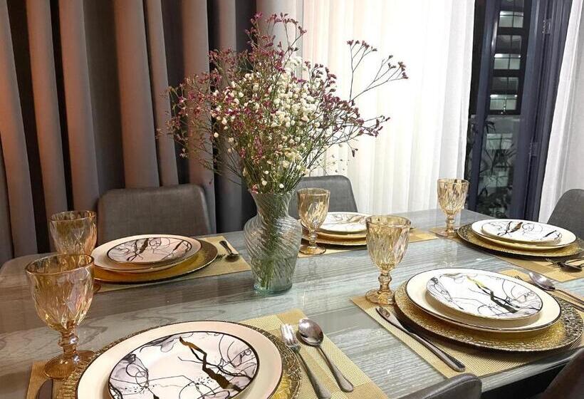 آپارتمان لوکس 2 خوابه, Executive Luxury 2br Condo Unit In Mckinley Hill Bgc Taguig