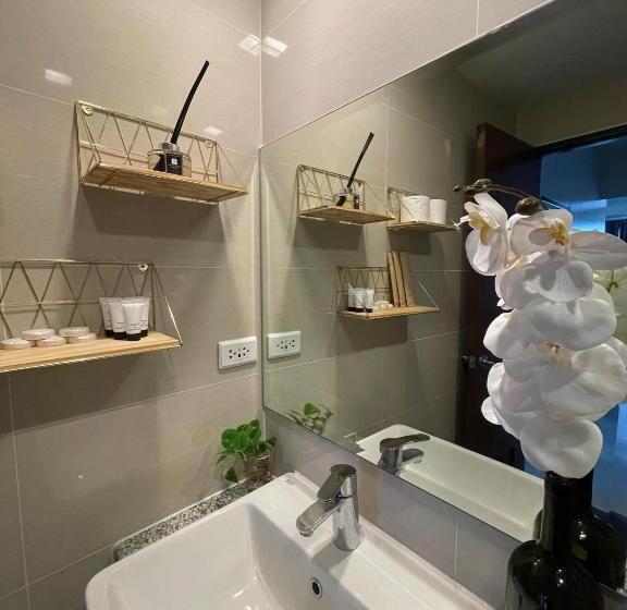 آپارتمان لوکس 2 خوابه, Executive Luxury 2br Condo Unit In Mckinley Hill Bgc Taguig