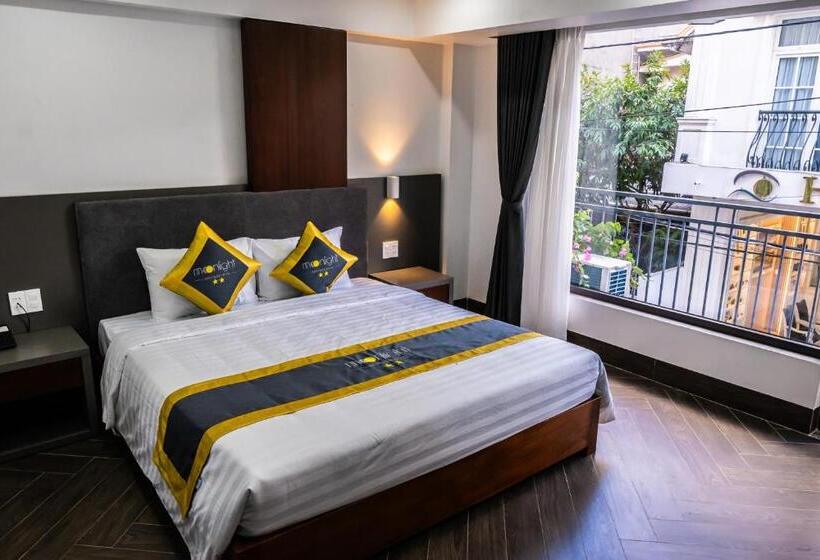 اتاق لوکس, Moonlight Boutique