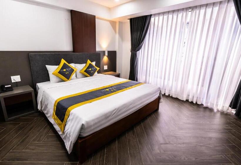 اتاق لوکس, Moonlight Boutique