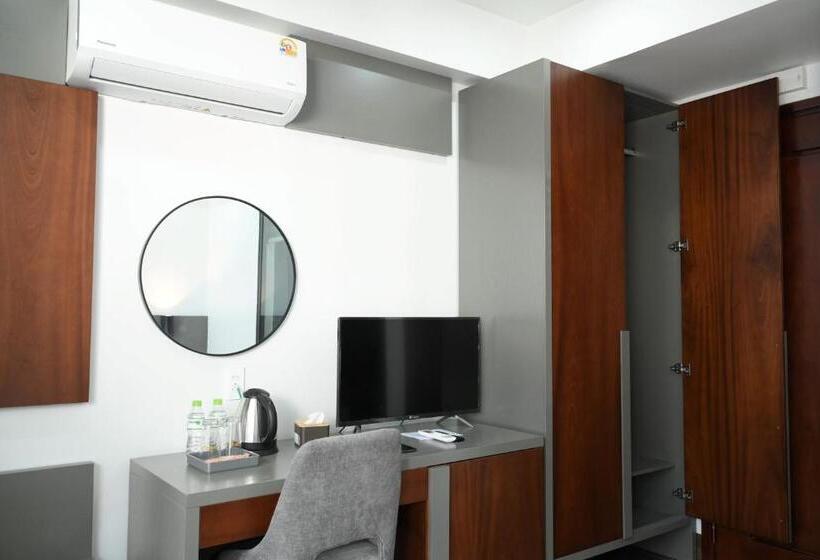 اتاق لوکس, Moonlight Boutique