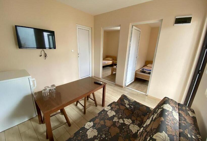 آپارتمان 2 خوابه با تراس, къщички глория Free Parking,gloria Houses Varna