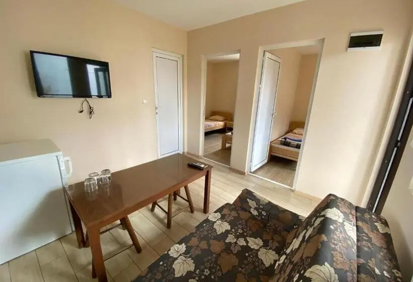 آپارتمان 2 خوابه با تراس, къщички глория Free Parking,gloria Houses Varna