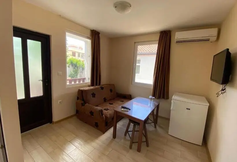 آپارتمان 2 خوابه با تراس, къщички глория Free Parking,gloria Houses Varna