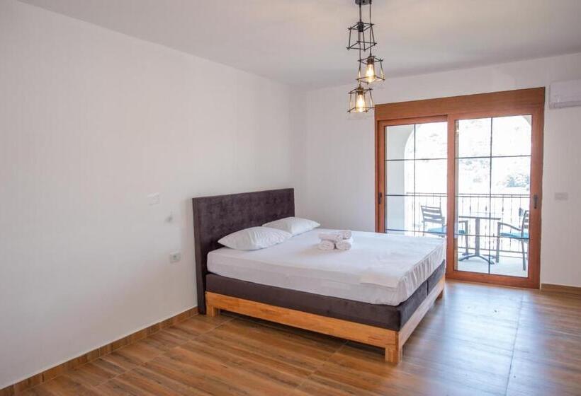 اتاق لوکس با چشم‌انداز دریا, Old Town Aga