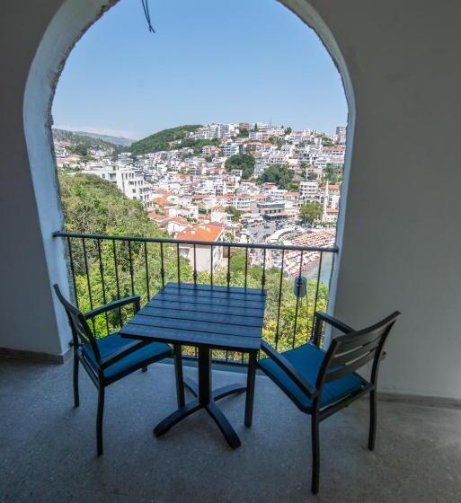 اتاق لوکس با چشم‌انداز دریا, Old Town Aga