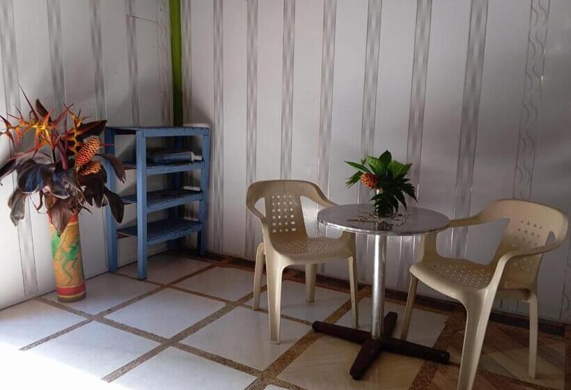 标准三人间, Posada Madre Tierra