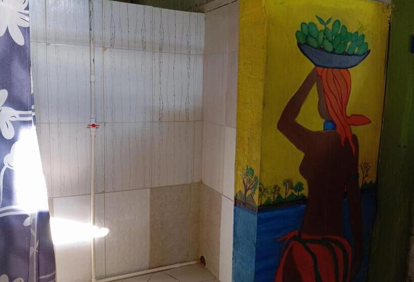 标准三人间, Posada Madre Tierra