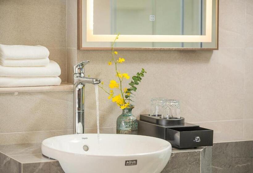 اتاق لوکس, Gilson Hanoi