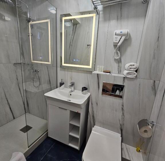 חדר סטנדרט יחיד, Queen