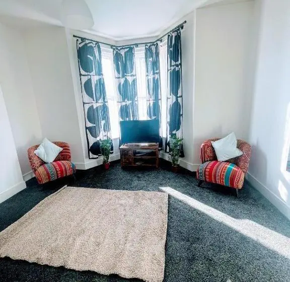 ２ベッドルーム家族用アパートメント, Bay Wind Apartment