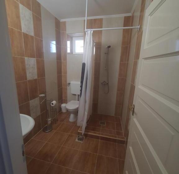 Номер Стандарт, Darazsik Pihenőpark