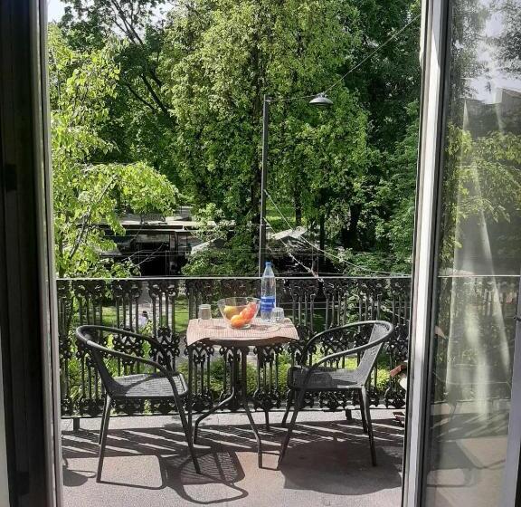 اتاق استاندارد با بالکن, En El Corazón De Vilnius