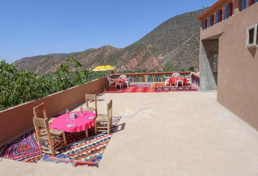 הכלכלה חדר לארבעה עם מקלחת משותפת, Gite Gougadir Imoughlad