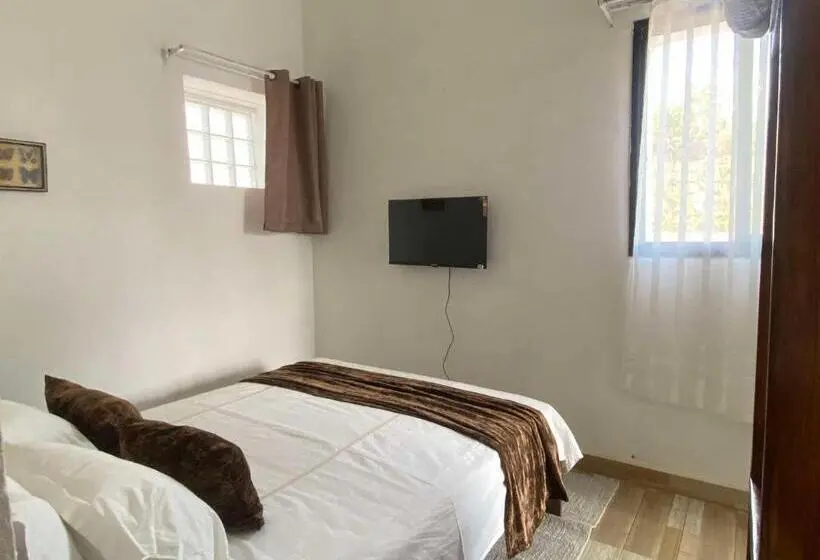 اتاق استاندارد با چشم‌انداز دریاچه, M Serenity Guest House