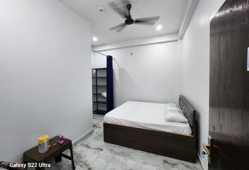 デラックスルーム, Goroomgo Hotel Raghubir Nikunj Homestay Ayodhya