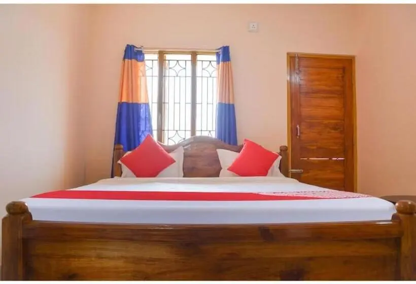 エコノミールーム, Caroline Stay Near Kiit University Budget Friendly  Couple Friendly   Best Seller