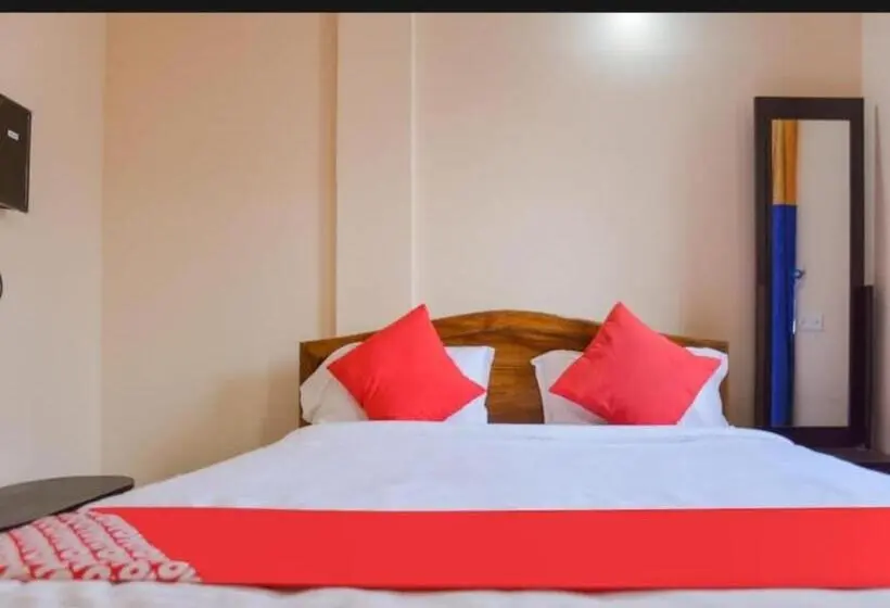 エコノミールーム, Caroline Stay Near Kiit University Budget Friendly  Couple Friendly   Best Seller