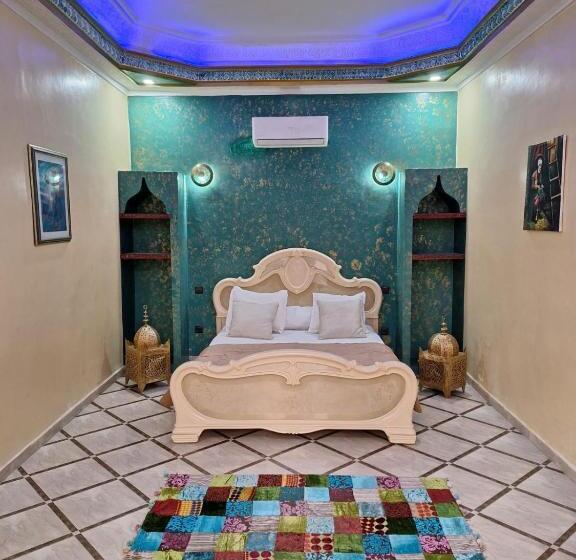 プールビュースタンダードルーム, Eden Suite