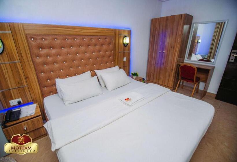 اتاق لوکس با تخت بزرگ, Motfam Suites